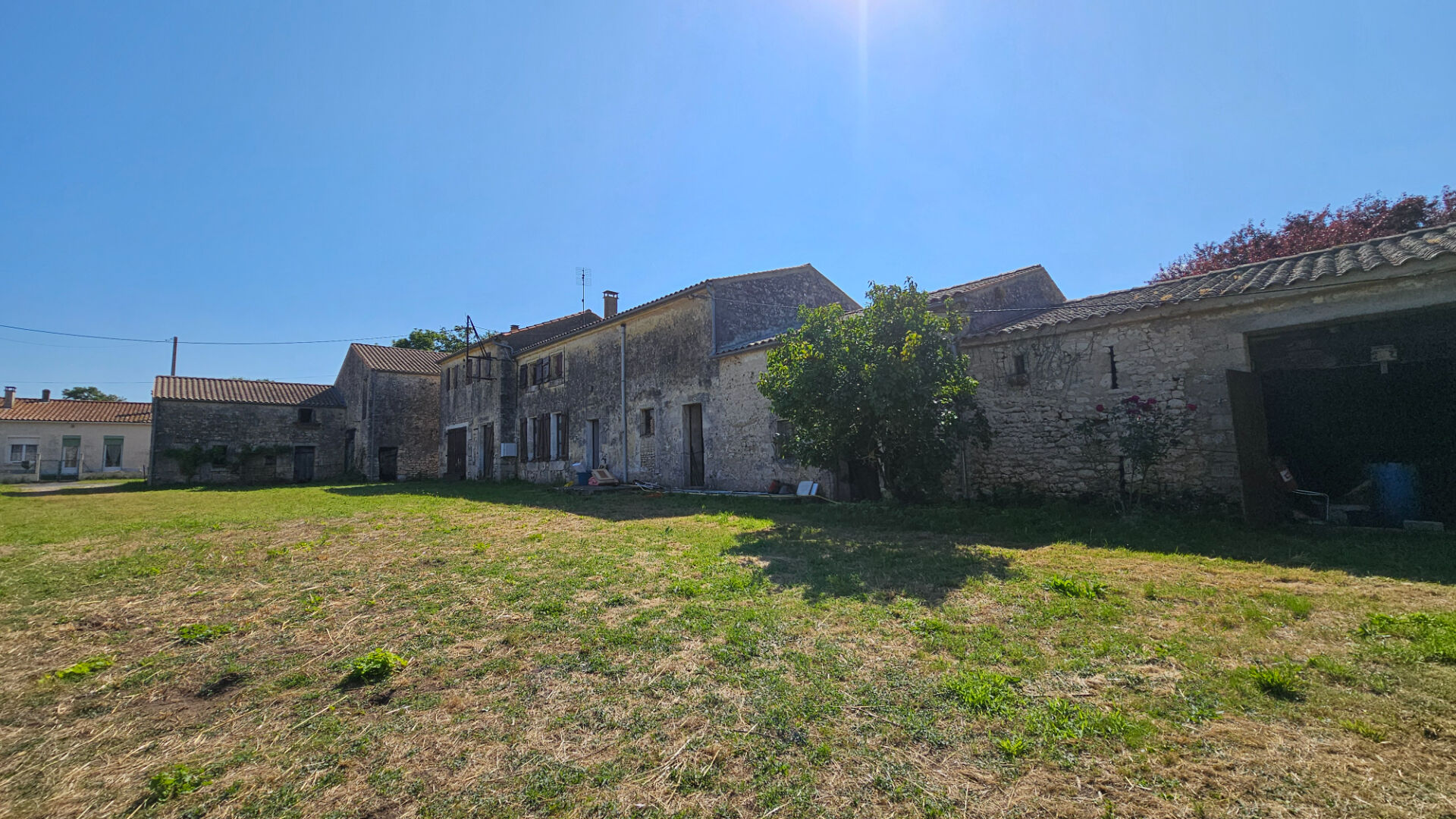 Maison SOUBISE (17780) 4 pièces 193.00 m²