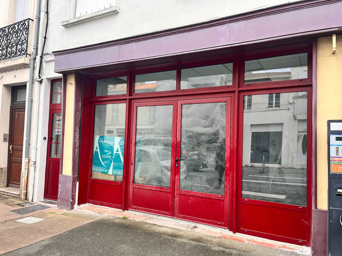 Local commercial ROCHEFORT (17300) 42.00 m&sup2;