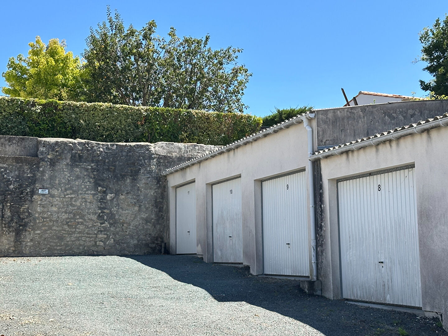Parking / box TONNAY CHARENTE (17430) 1 pi&egrave;ce 15.00 m&sup2;