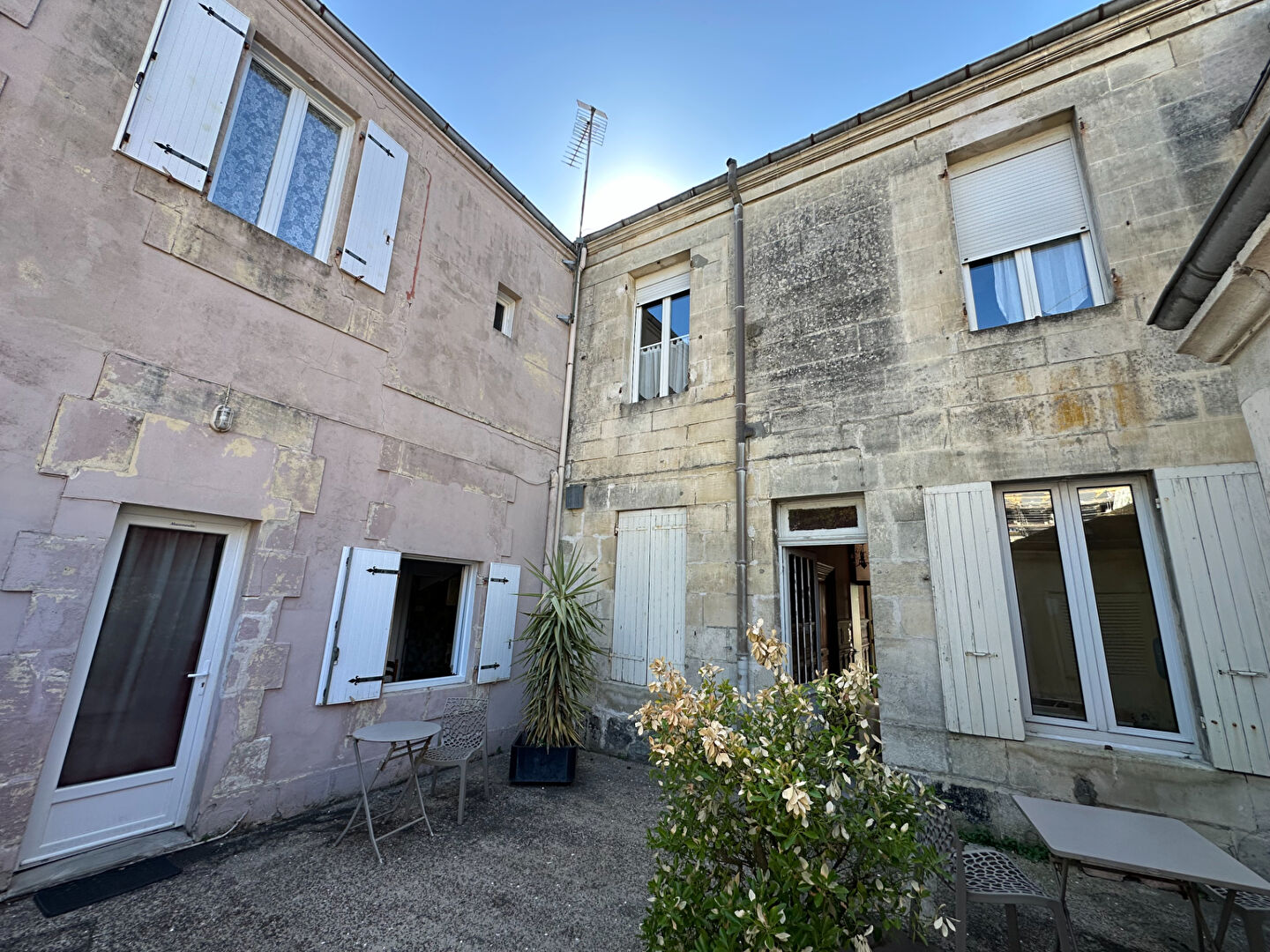 Immeuble ROCHEFORT (17300) 8 pi&egrave;ces 148.00 m&sup2;