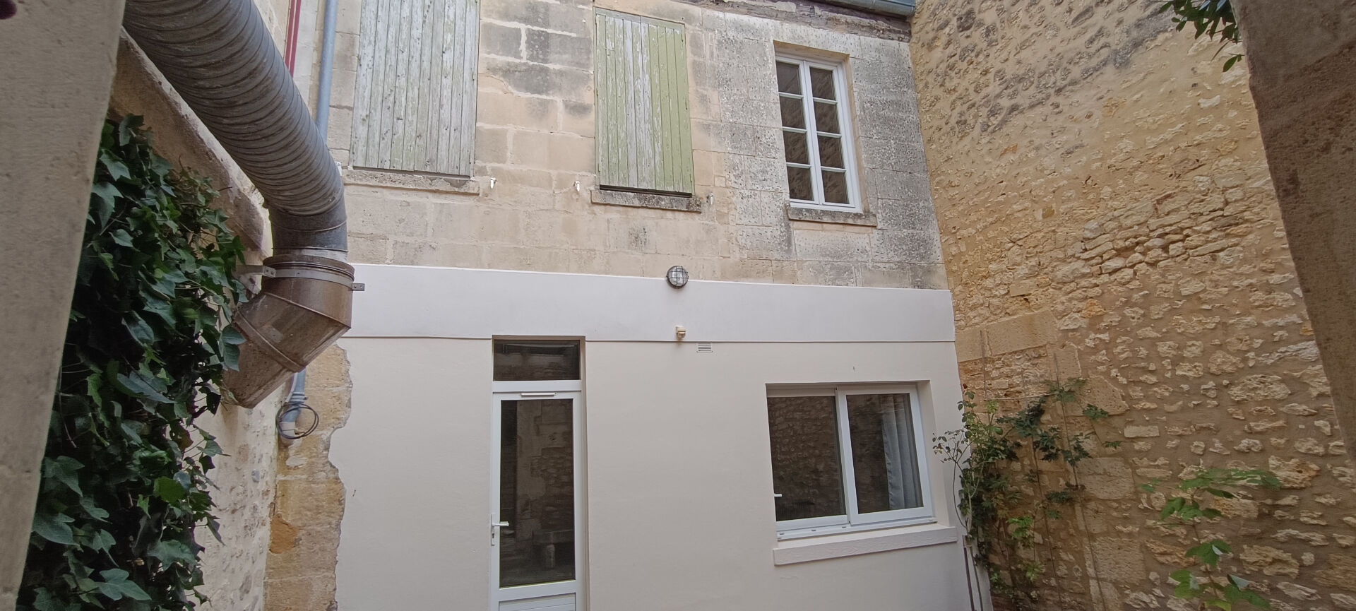Immeuble ROCHEFORT (17300) 187.25 m²