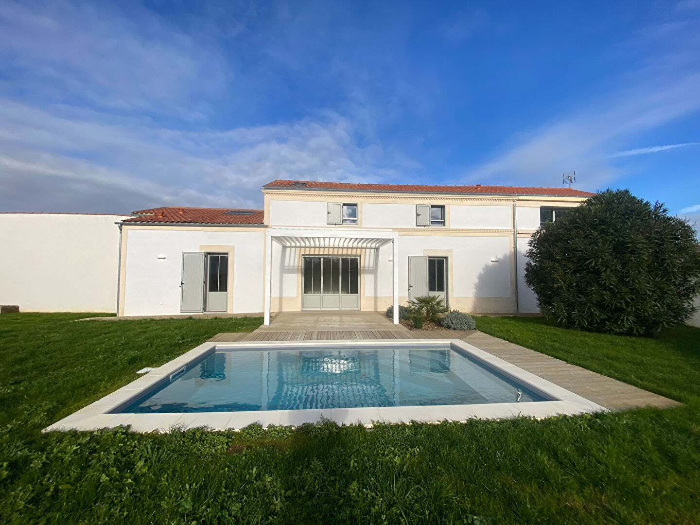 Maison SAINT LAURENT DE LA PREE (17450) 6 pièces 176.00 m²