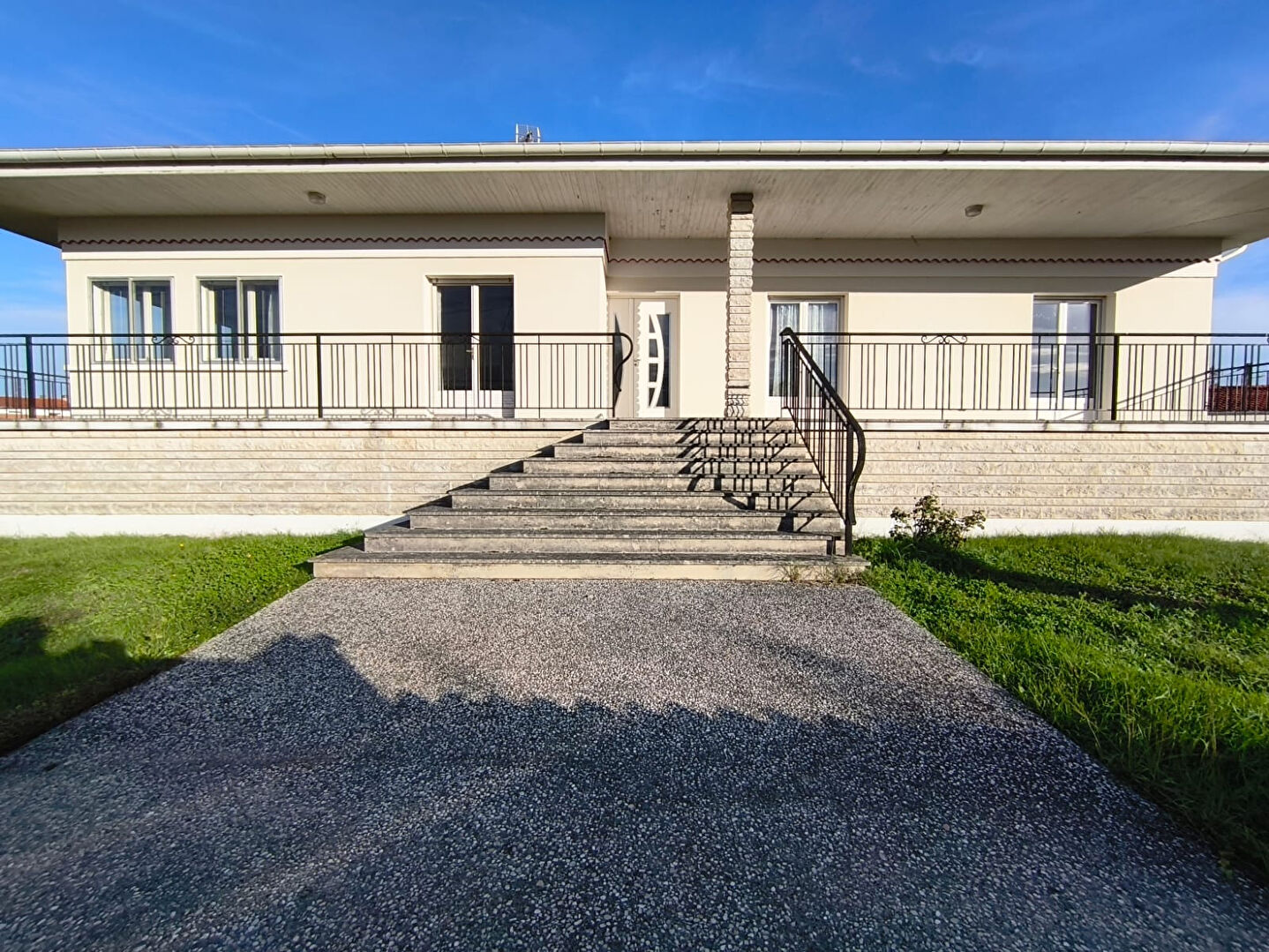 Maison PORT DES BARQUES (17730) 6 pièces 243.27 m²