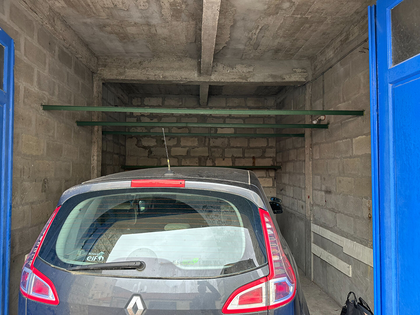 Parking / box ROCHEFORT (17300) 17.00 m²