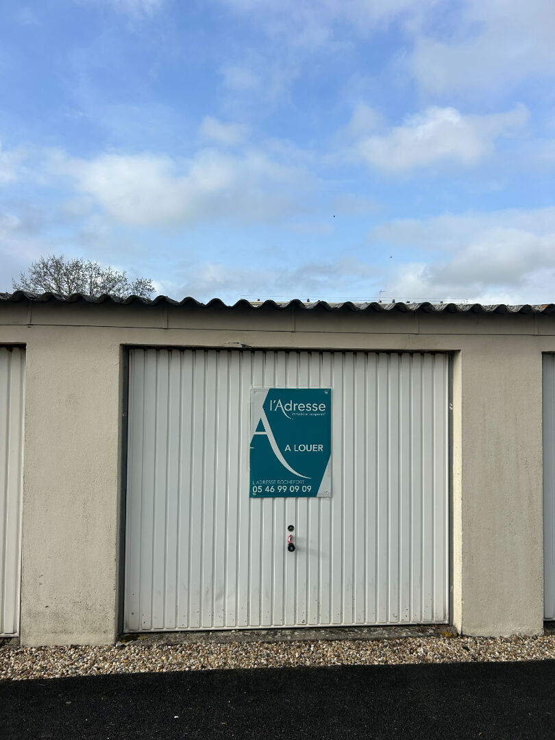 Parking / box ROCHEFORT (17300) 15.00 m&sup2;