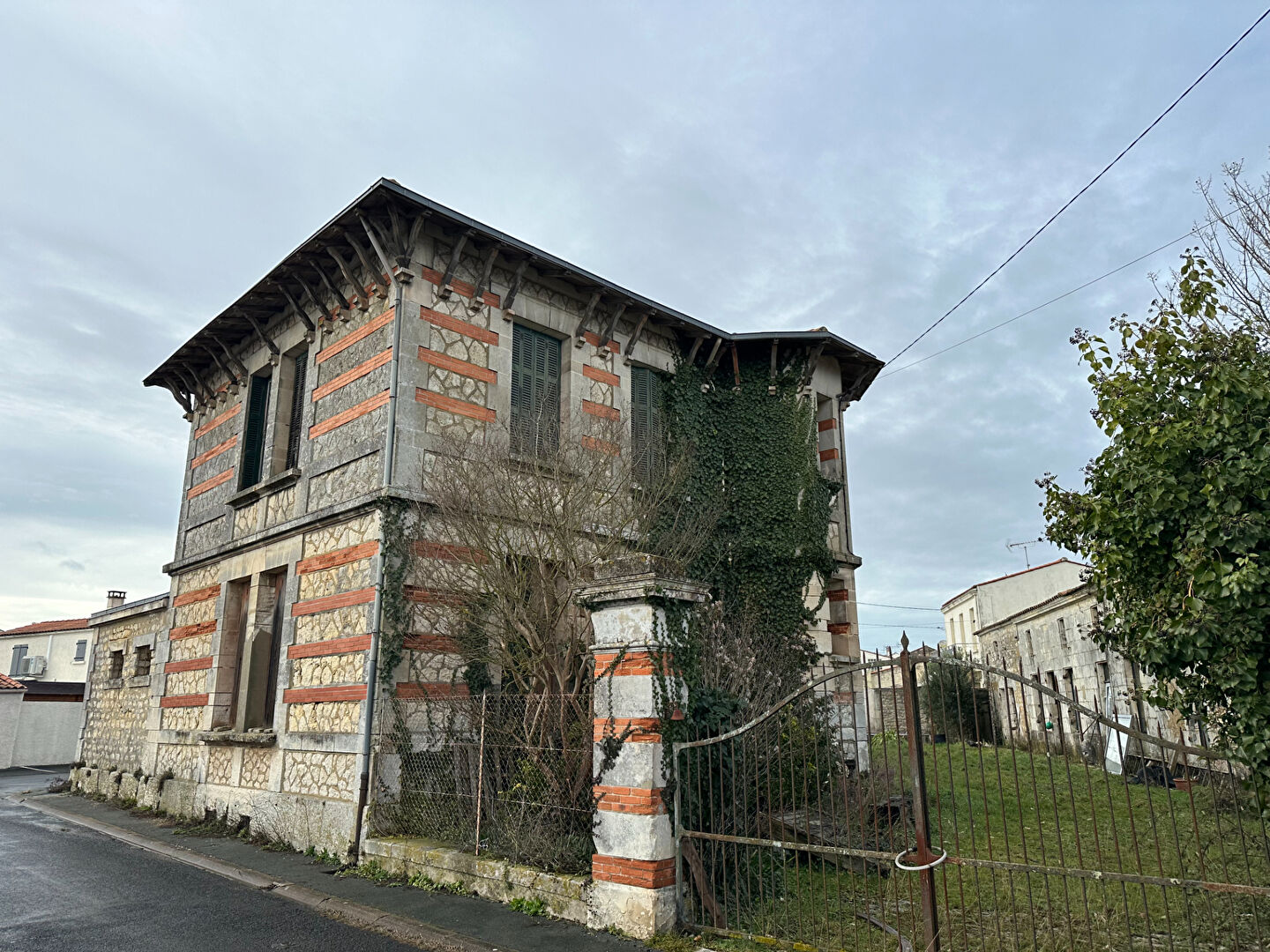 Maison ROCHEFORT (17300) 10 pi&egrave;ces 434.40 m&sup2;