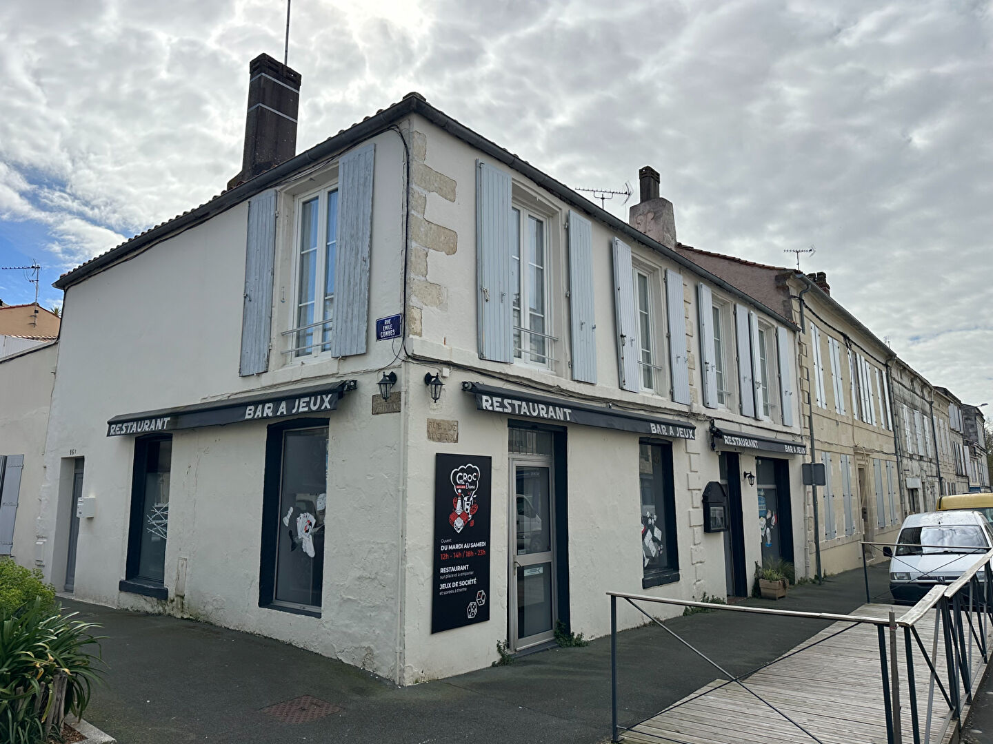 Local commercial ROCHEFORT (17300) 117.42 m&sup2;