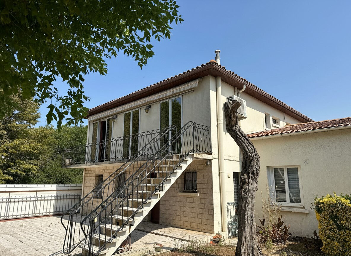 Immeuble ROCHEFORT (17300) 5 pi&egrave;ces 135.88 m&sup2;