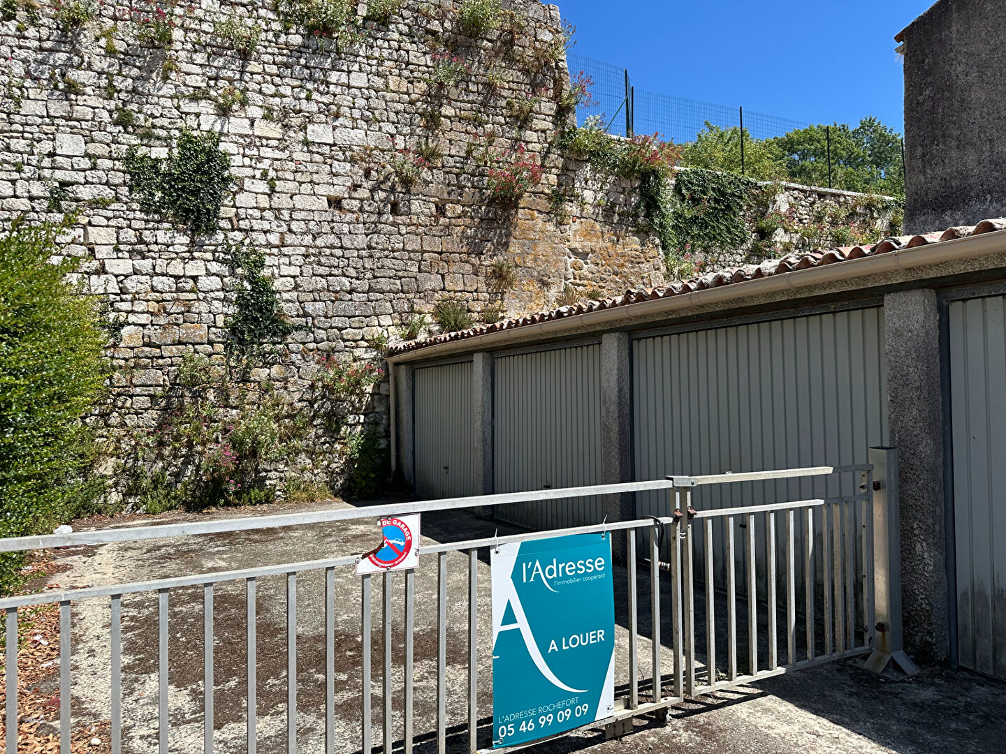 Parking / box TONNAY CHARENTE (17430) 15.00 m&sup2;
