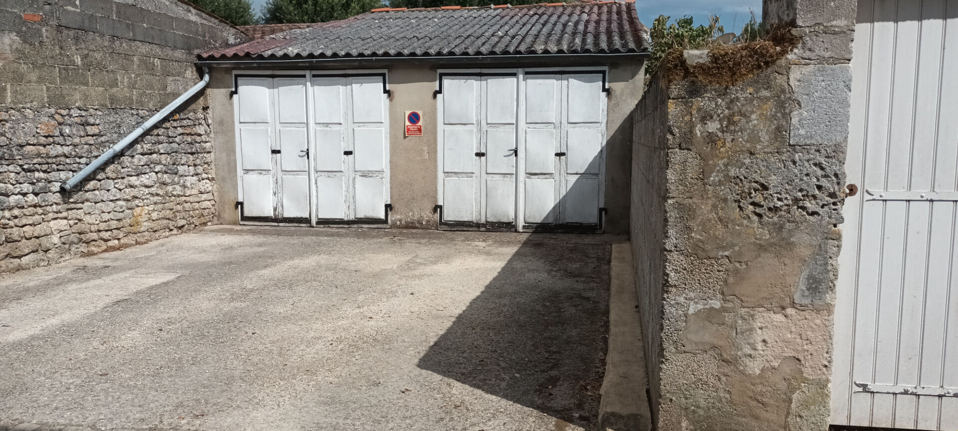 Parking / box SOUBISE (17780) 1 pi&egrave;ce 20.00 m&sup2;