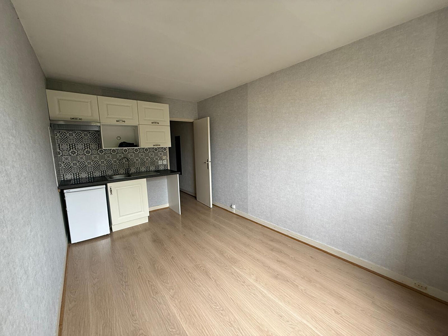 Appartement L HAY LES ROSES (94240) 1 pièce 17.27 m²