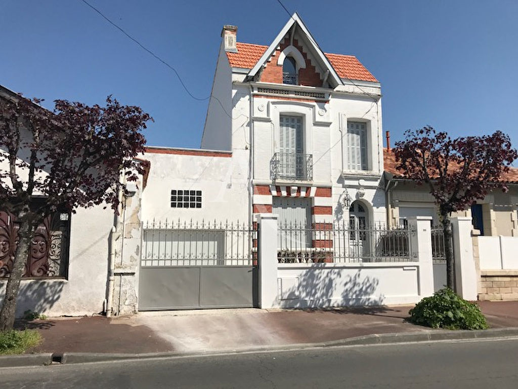 Maison SAINTES (17100) 4 pièces 102.00 m²
