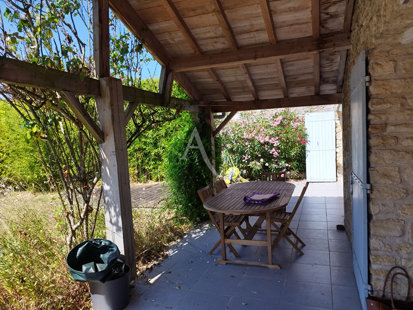 Maison GEMOZAC (17260) 5 pièces 247.00 m²
