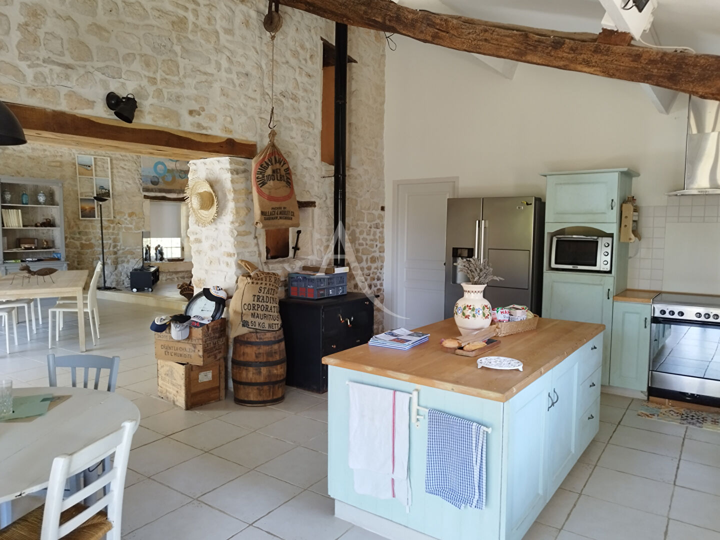 Maison GEMOZAC (17260) 5 pi&egrave;ces 247.00 m&sup2;