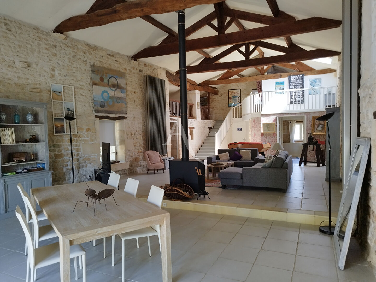 Maison GEMOZAC (17260) 5 pi&egrave;ces 247.00 m&sup2;