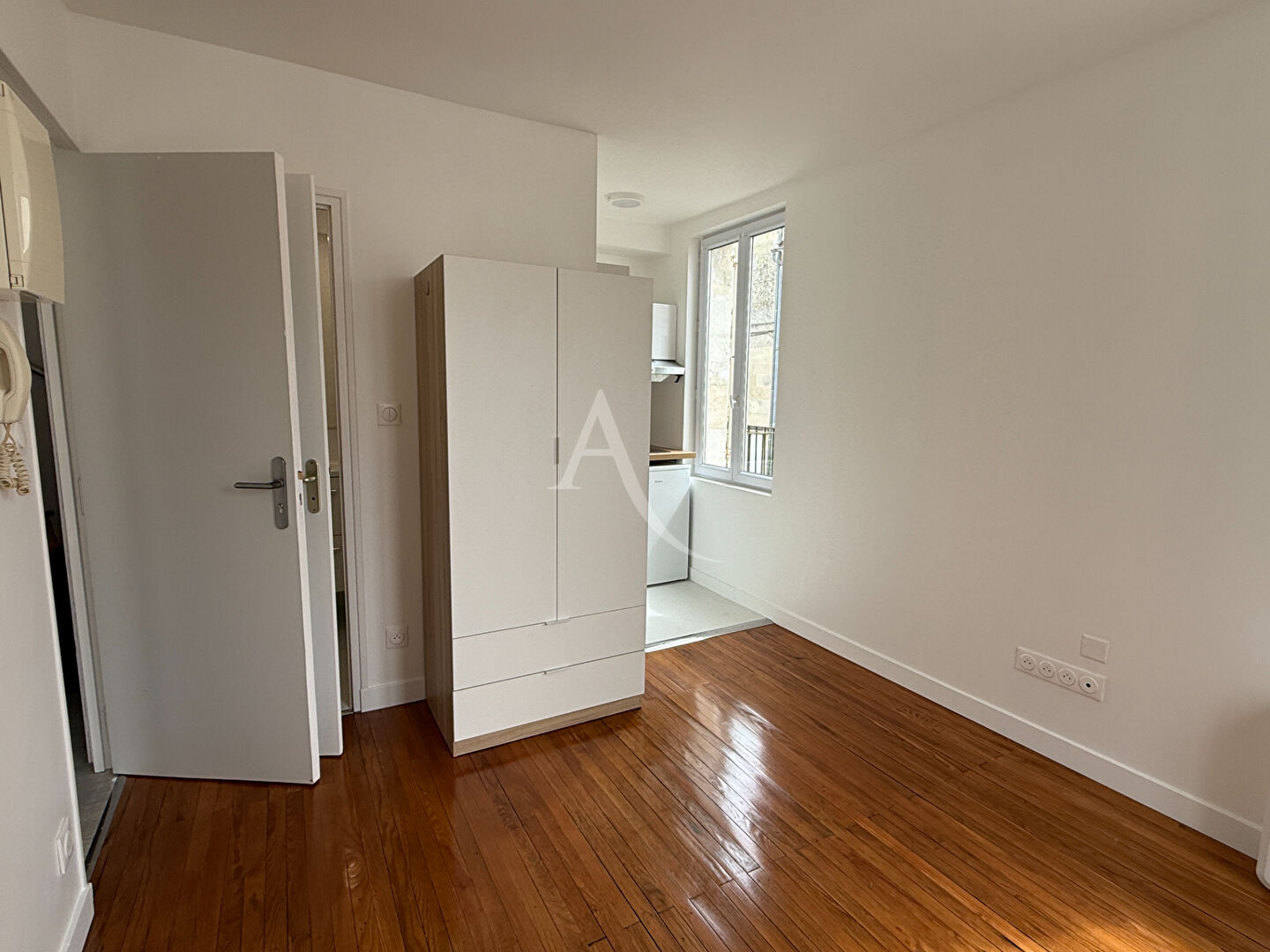 Appartement SAINTES (17100) 1 pi&egrave;ce 14.00 m&sup2;