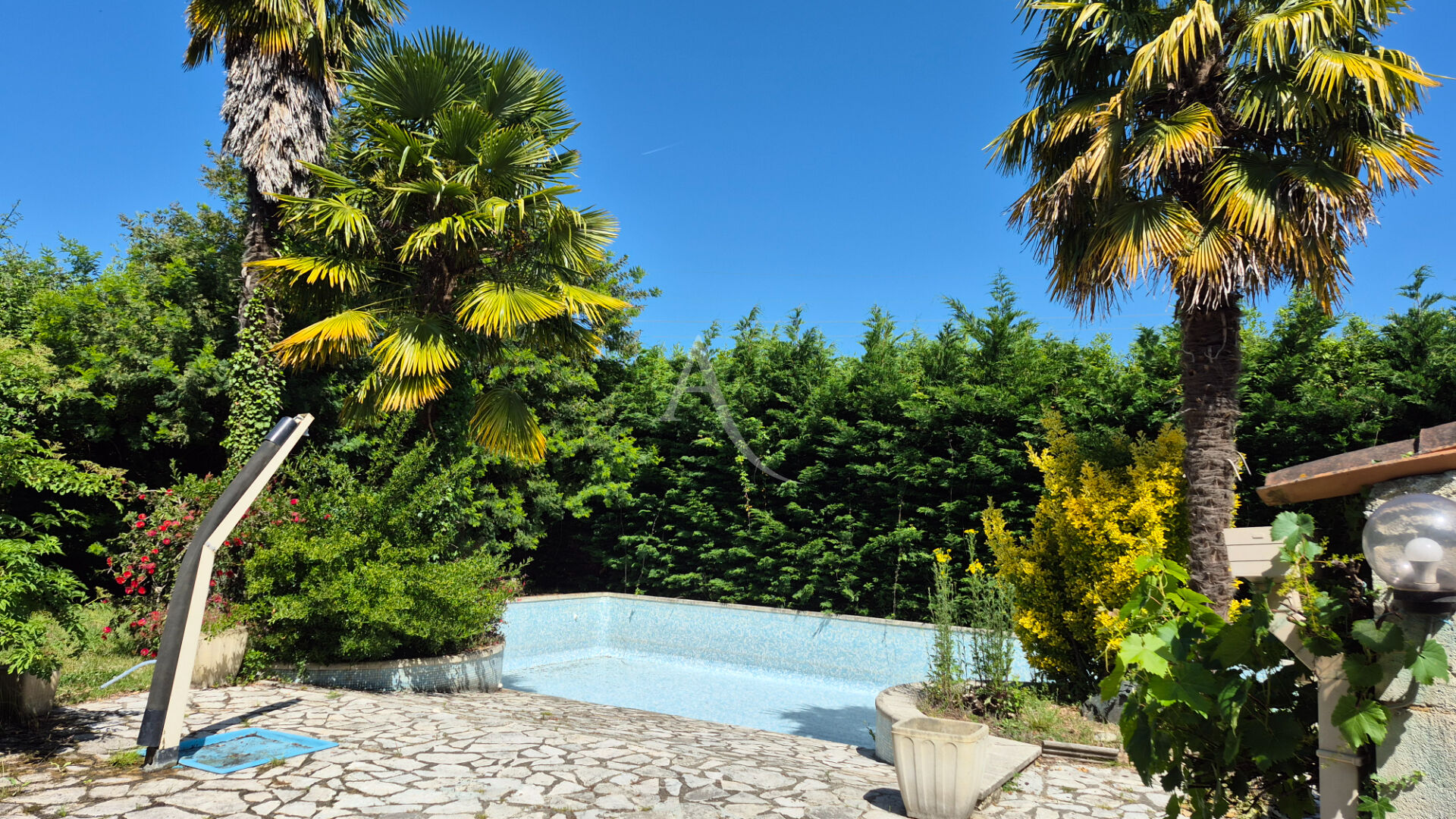Maison FONTCOUVERTE (17100) 5 pièces 185.50 m²