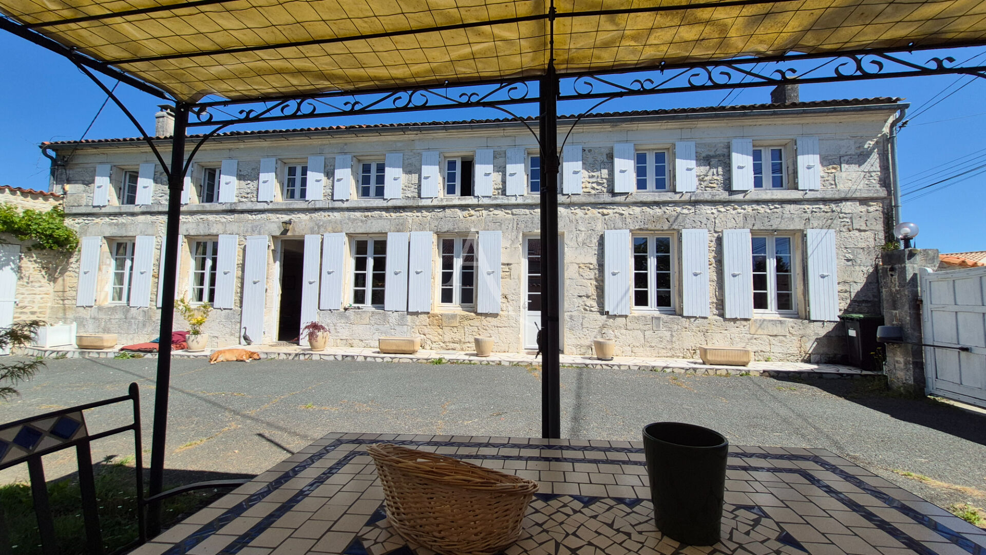 Maison FONTCOUVERTE (17100) 5 pi&egrave;ces 185.50 m&sup2;