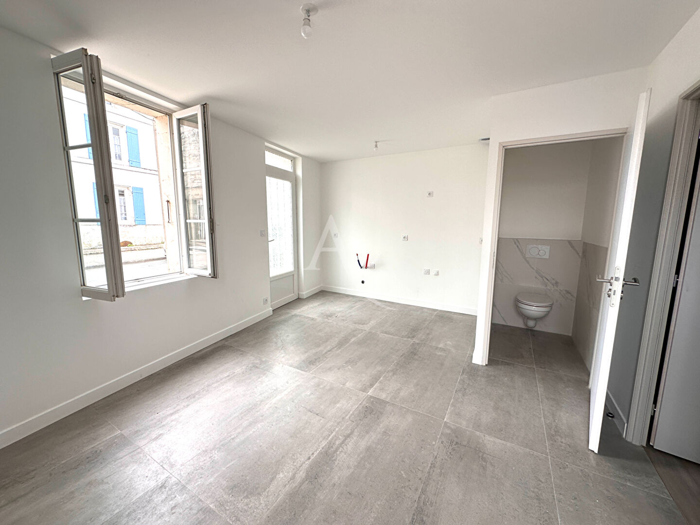 Appartement SAINTES (17100) 2 pièces 28.65 m²