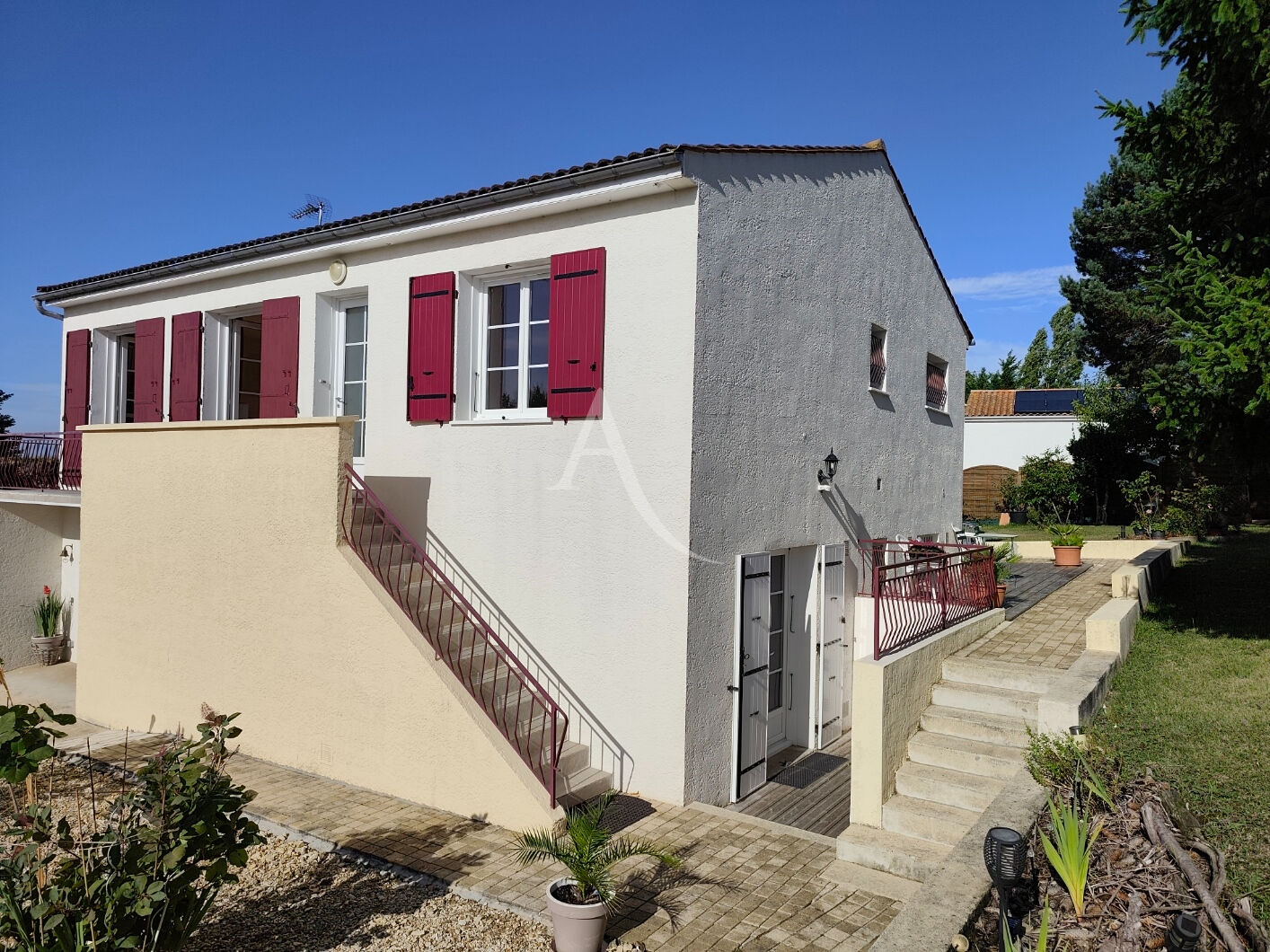 Maison FONTCOUVERTE (17100) 7 pièces 166.00 m²