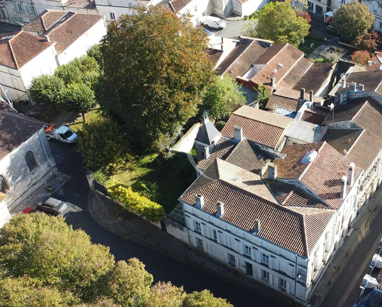 Maison PONS (17800) 10 pi&egrave;ces 343.72 m&sup2;