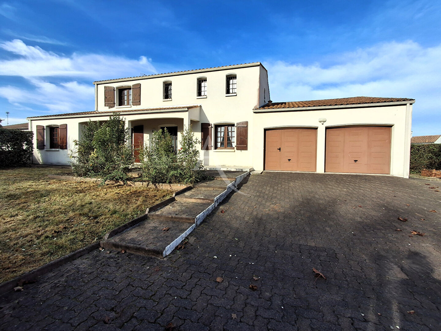 Maison SAINTES (17100) 8 pièces 191.00 m²