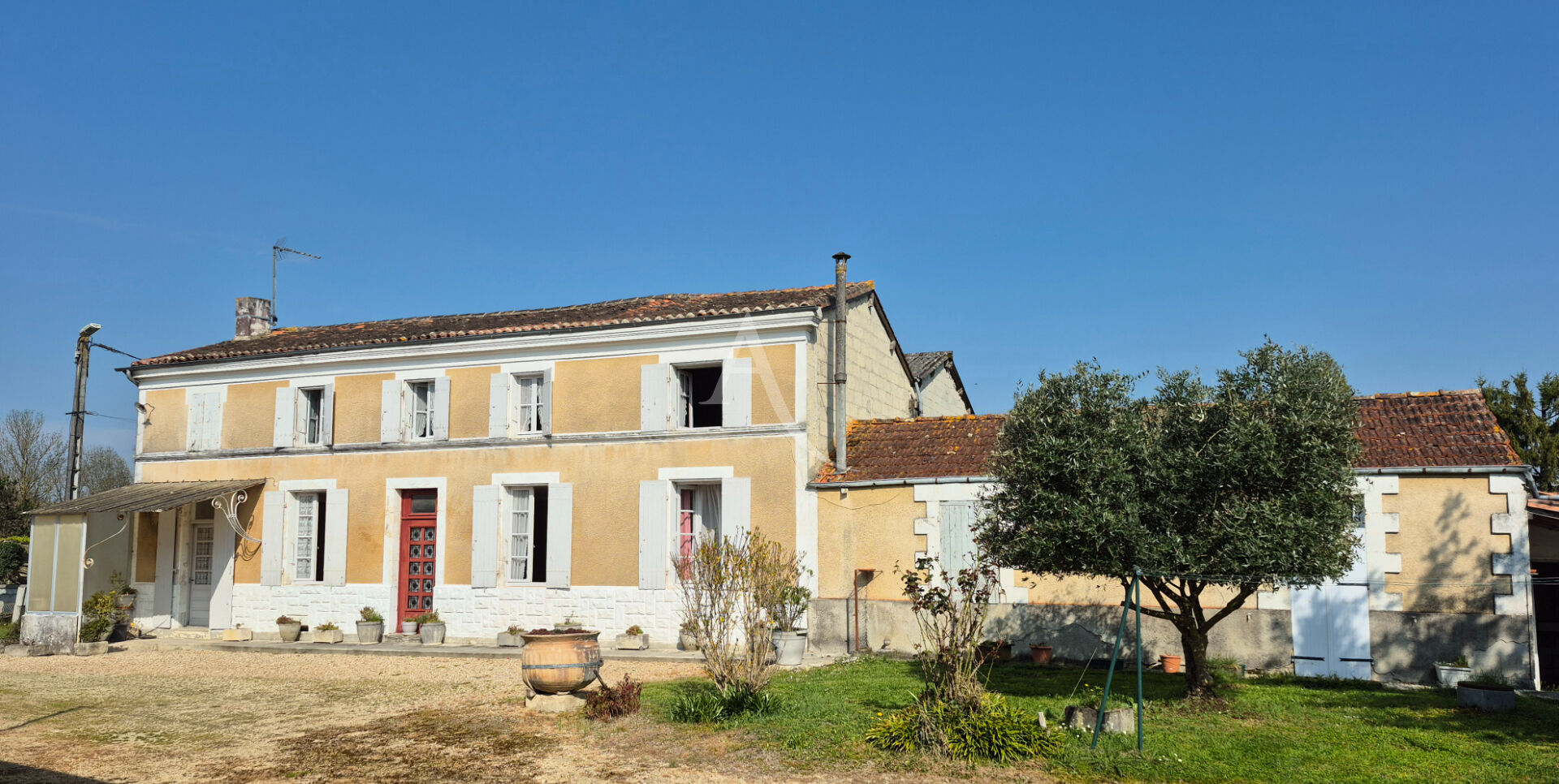 Maison AUJAC (17770) 8 pièces 142.00 m²