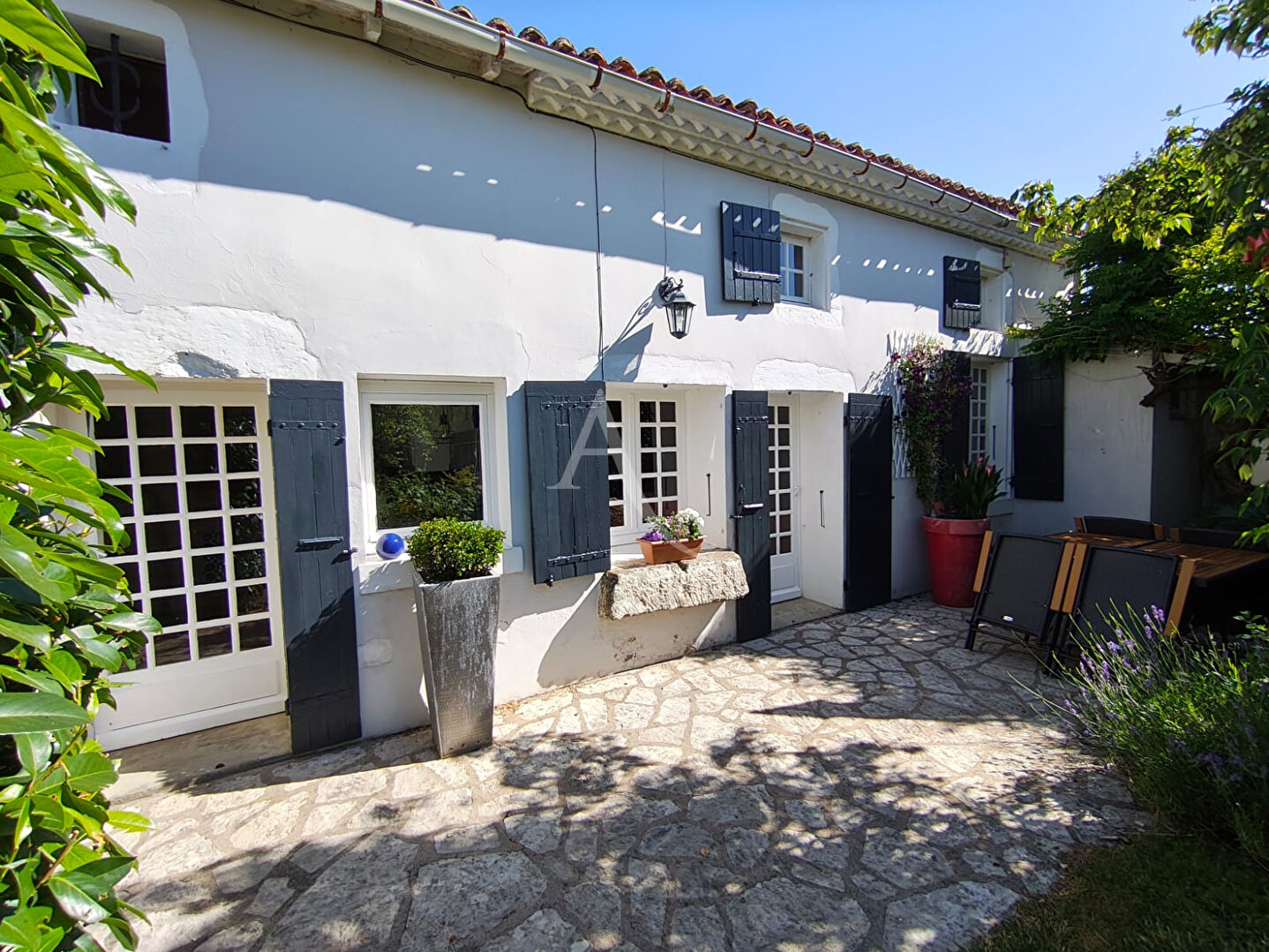 Maison BIGNAY (17400) 6 pièces 197.00 m²