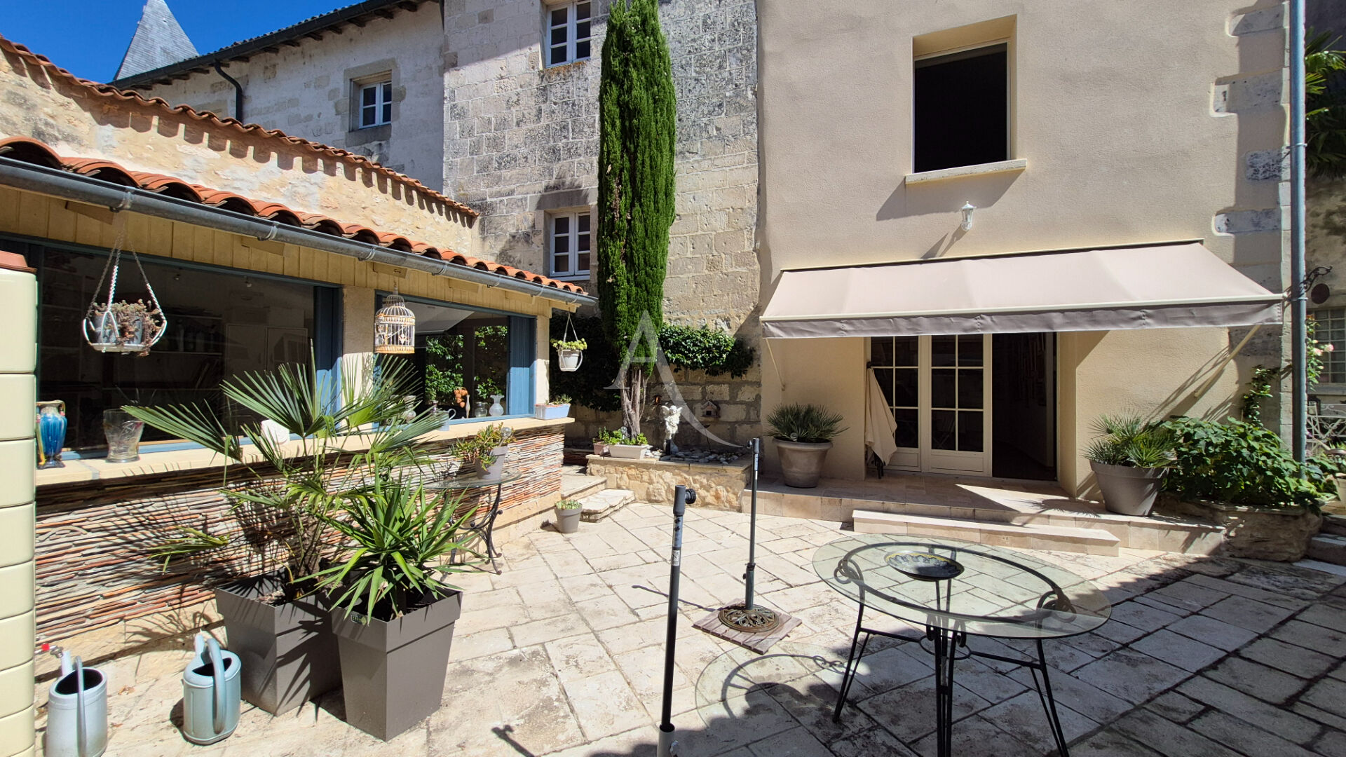 Maison SAINT JEAN D ANGELY (17400) 8 pièces 176.00 m²