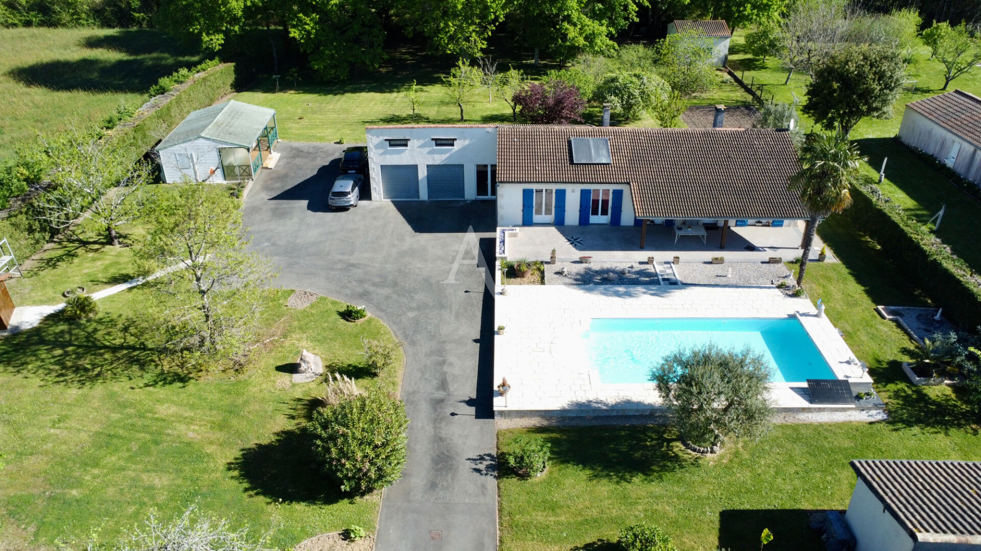 Maison FONTCOUVERTE (17100) 5 pi&egrave;ces 180.00 m&sup2;