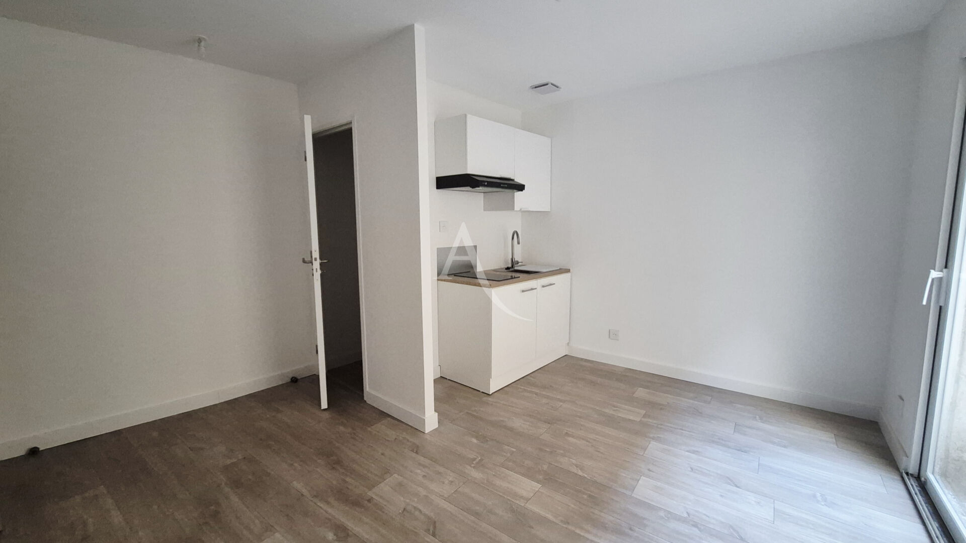 Appartement SAINT JEAN D ANGELY (17400) 2 pi&egrave;ces 30.31 m&sup2;