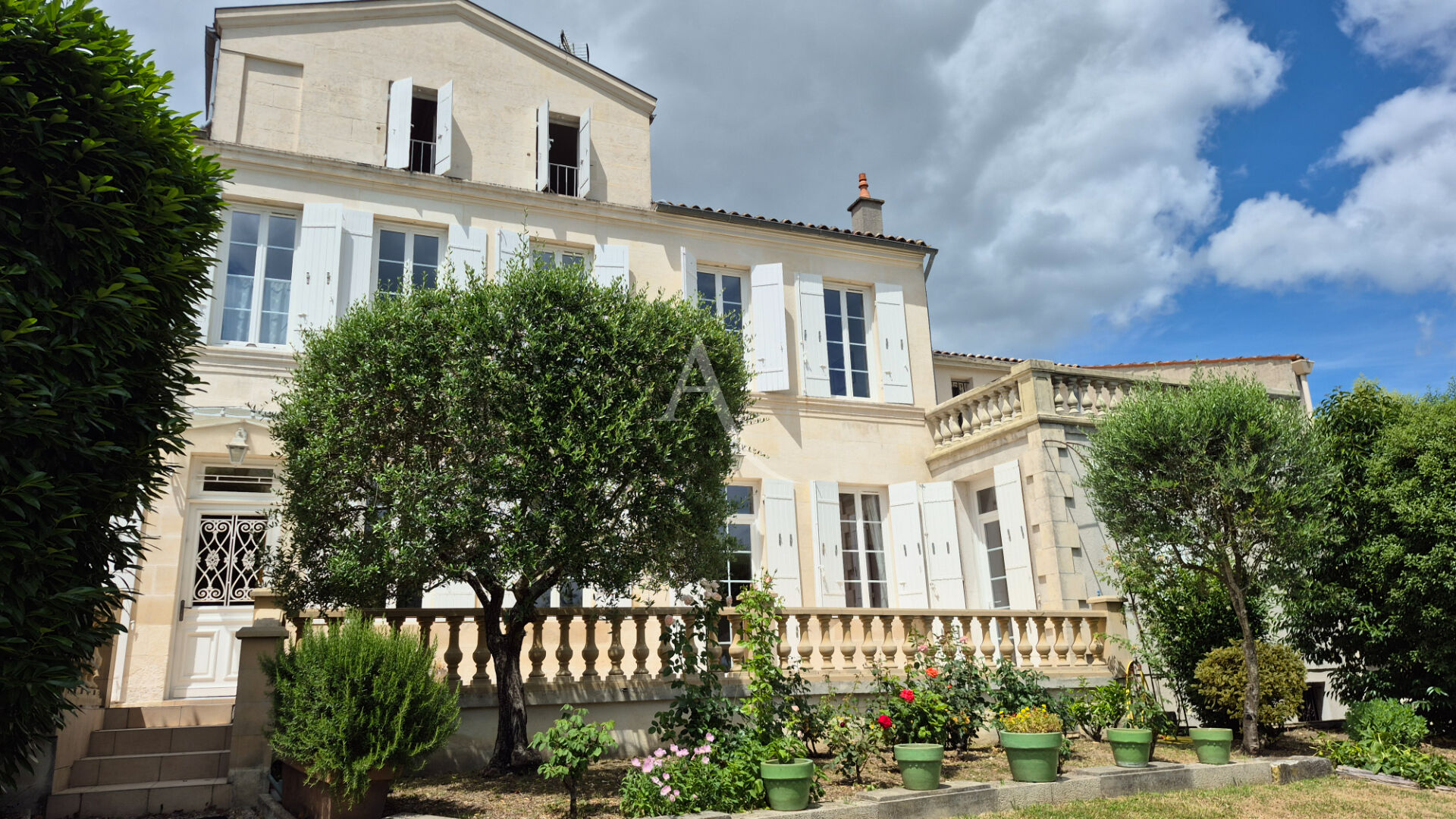 Maison SAINTES (17100) 6 pi&egrave;ces 193.12 m&sup2;