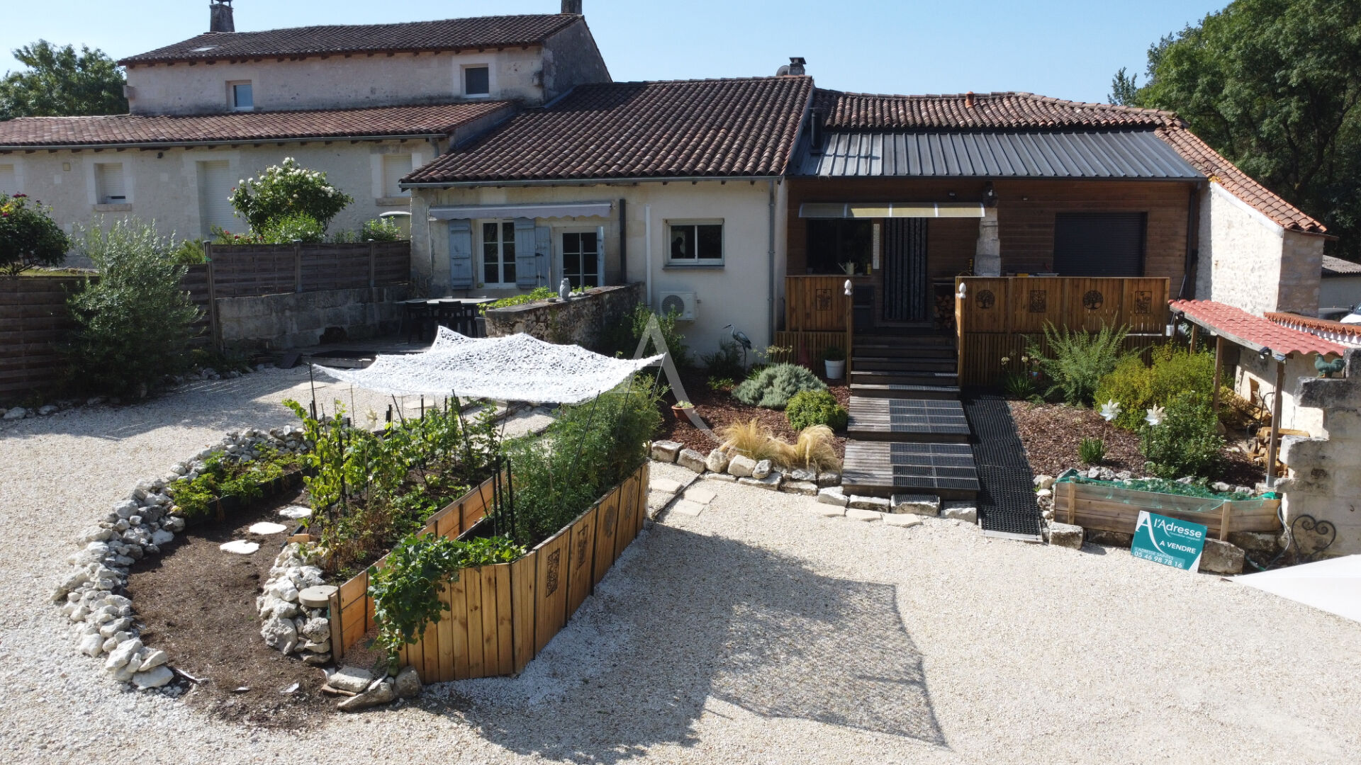 Maison COURCOURY (17100) 6 pi&egrave;ces 184.00 m&sup2;