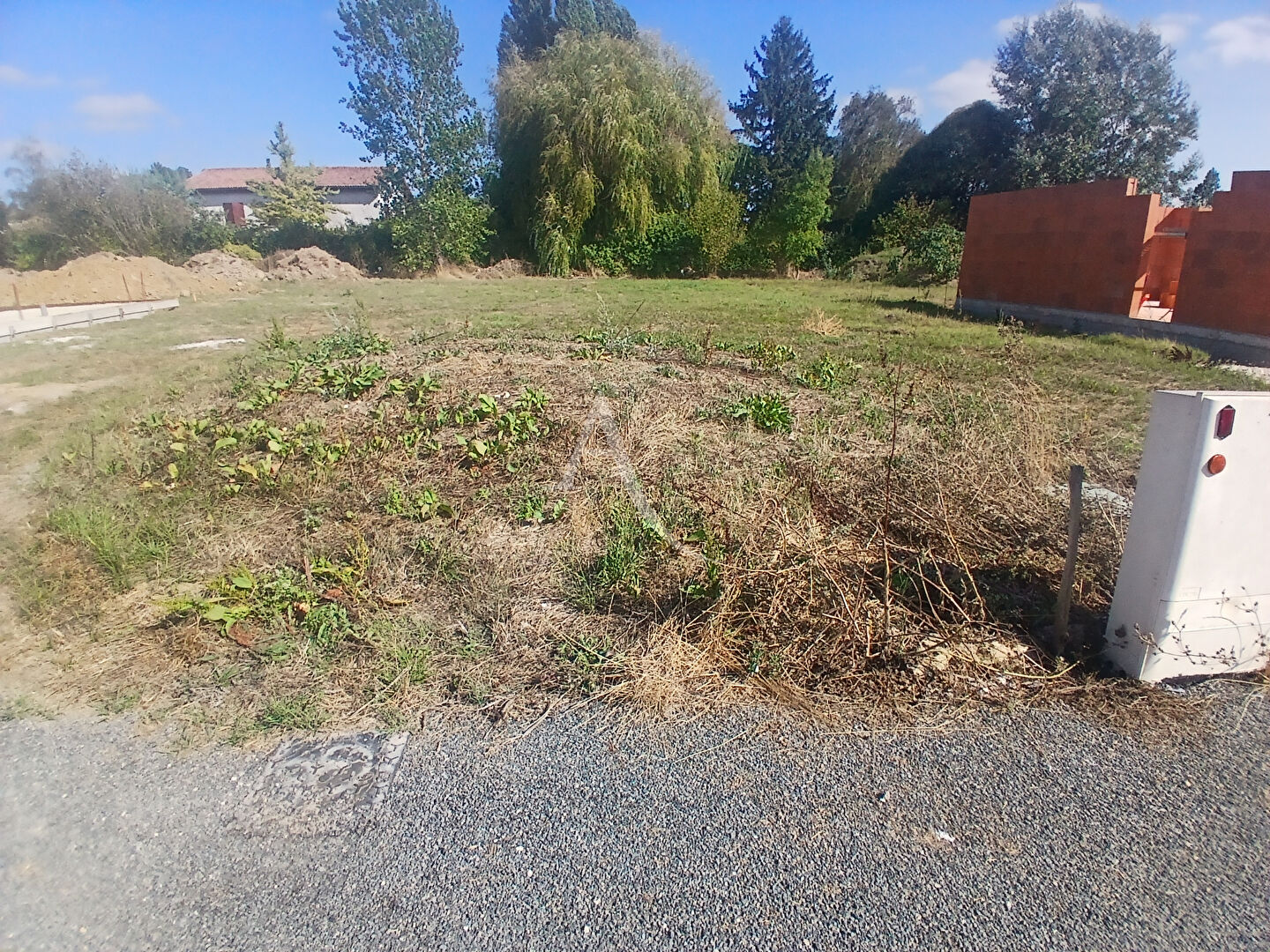 Terrain BRIZAMBOURG (17770) 617.00 m&sup2;