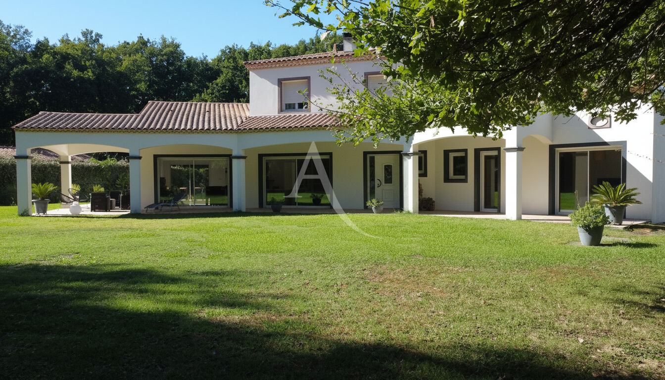 Maison SAINTES (17100) 6 pi&egrave;ces 186.00 m&sup2;