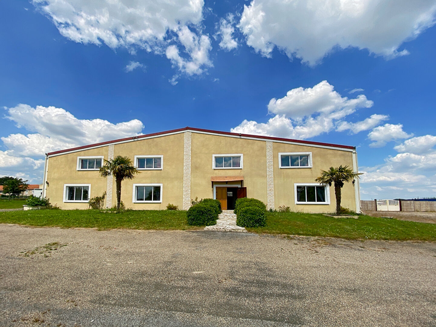 Local d'activité MANTES LA JOLIE (78200) 4 pièces 363.00 m²