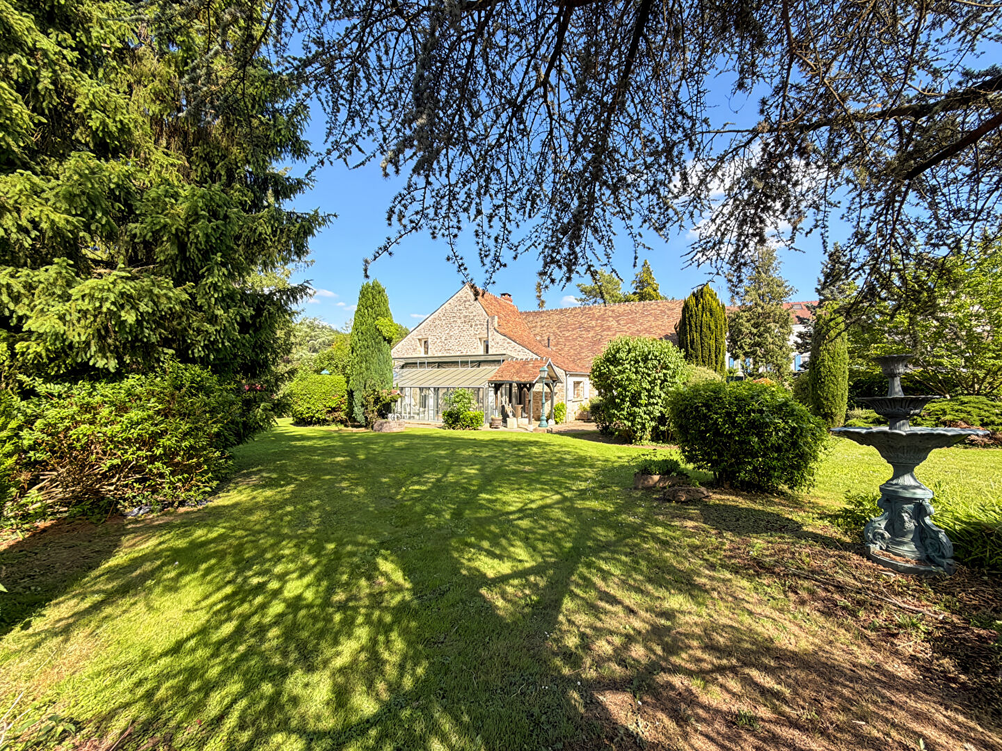 Maison SERAINCOURT (95450) 10 pi&egrave;ces 239.00 m&sup2;