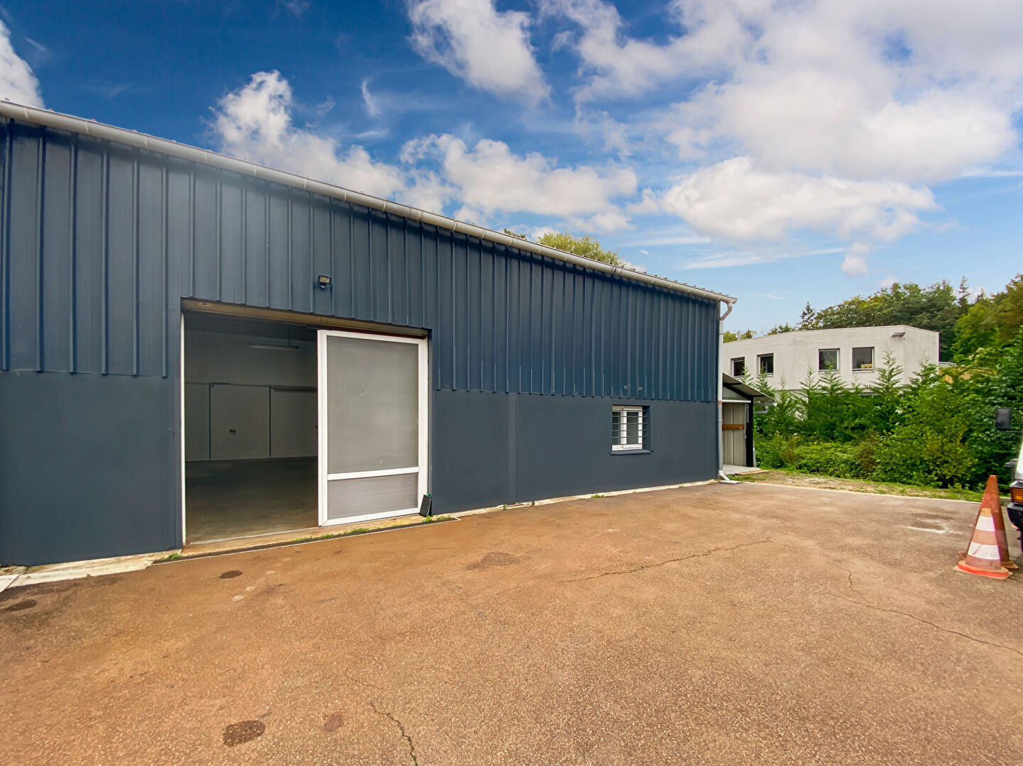 Local d'activité SERAINCOURT (95450) 160.00 m²