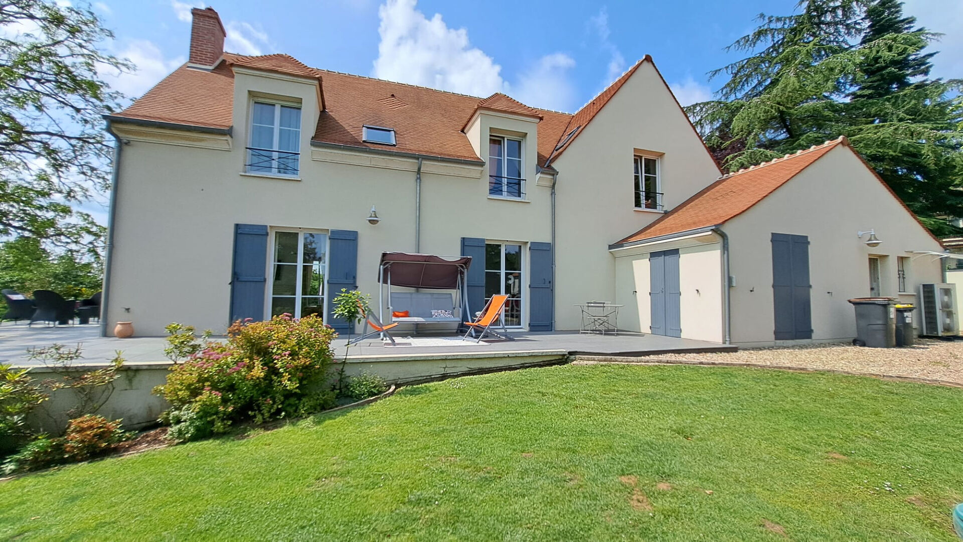 Lainville-en-Vexin (78) 750 000 € Maison 9 pièces , 5 chambres 274.00 m² Avec jardin, terrasse, garage/box