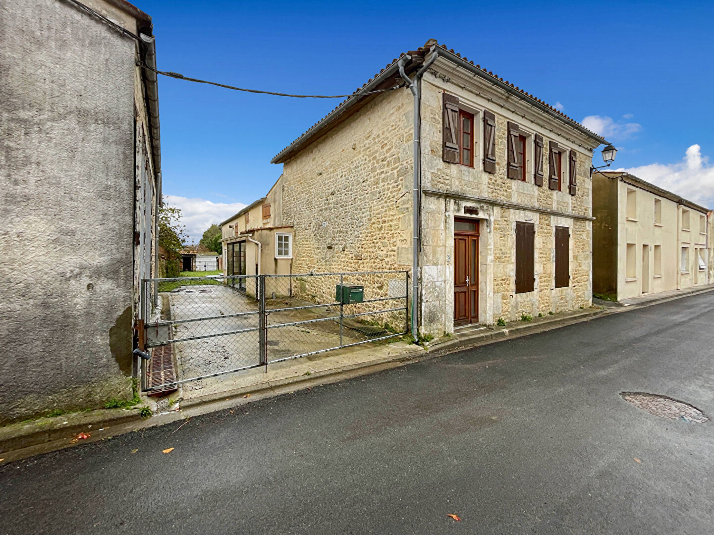 Maison SAINT JEAN D ANGLE (17620) 12 pi&egrave;ces 238.00 m&sup2;