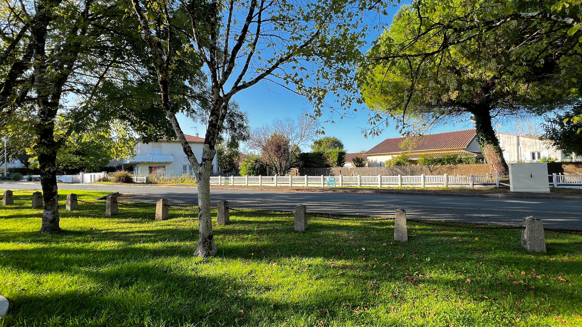 Terrain MEDIS (17600) 421.00 m²