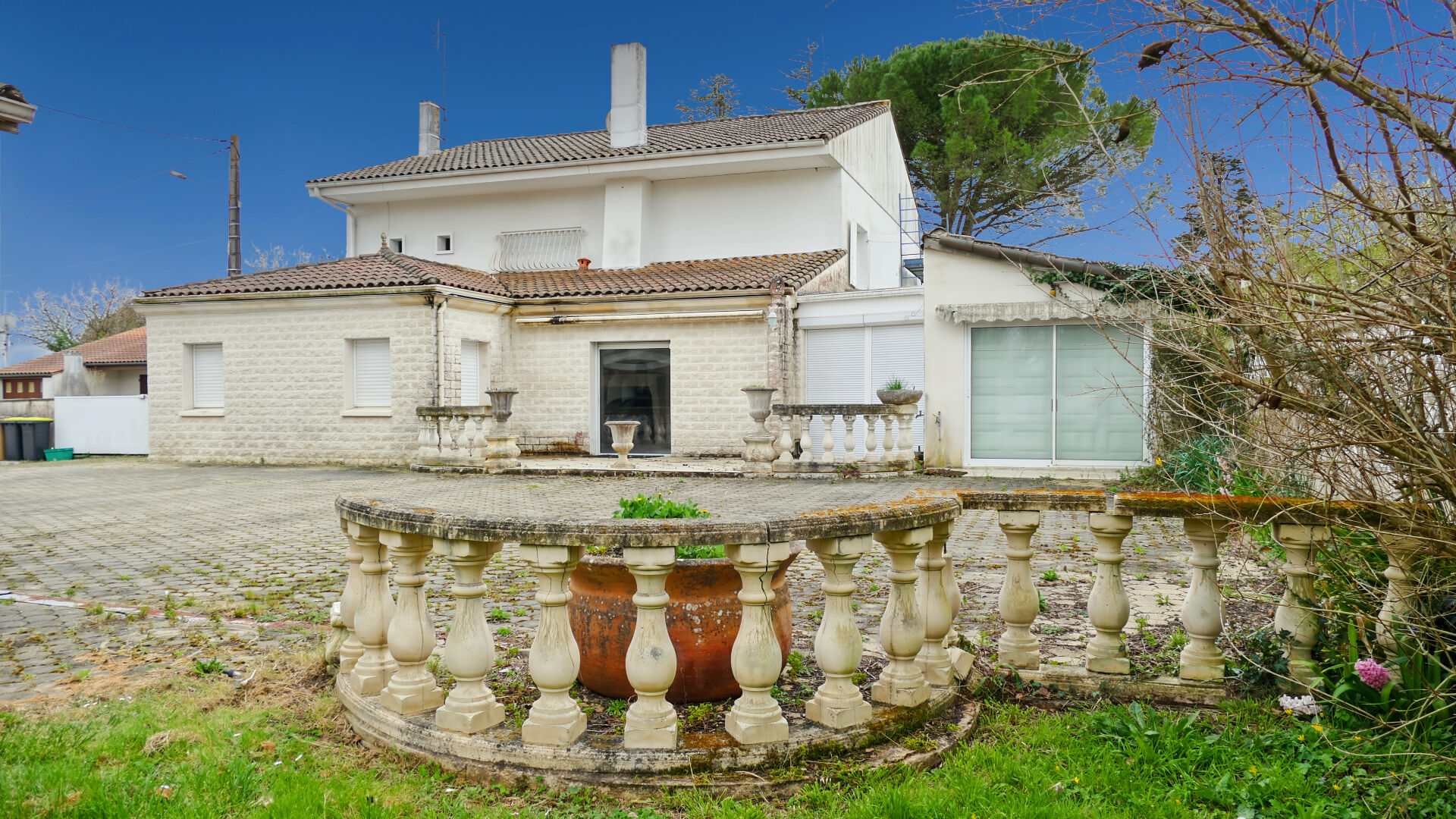 Maison SAUJON (17600) 9 pièces 245.00 m²