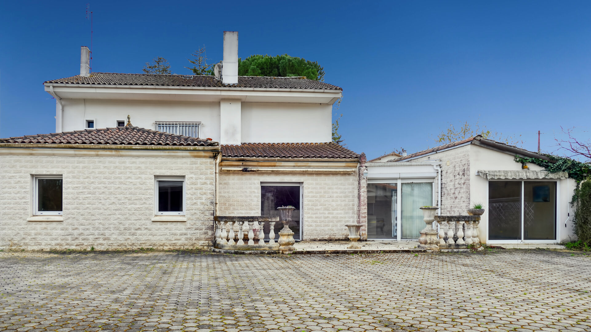 Maison SAUJON (17600) 9 pièces 245.00 m²