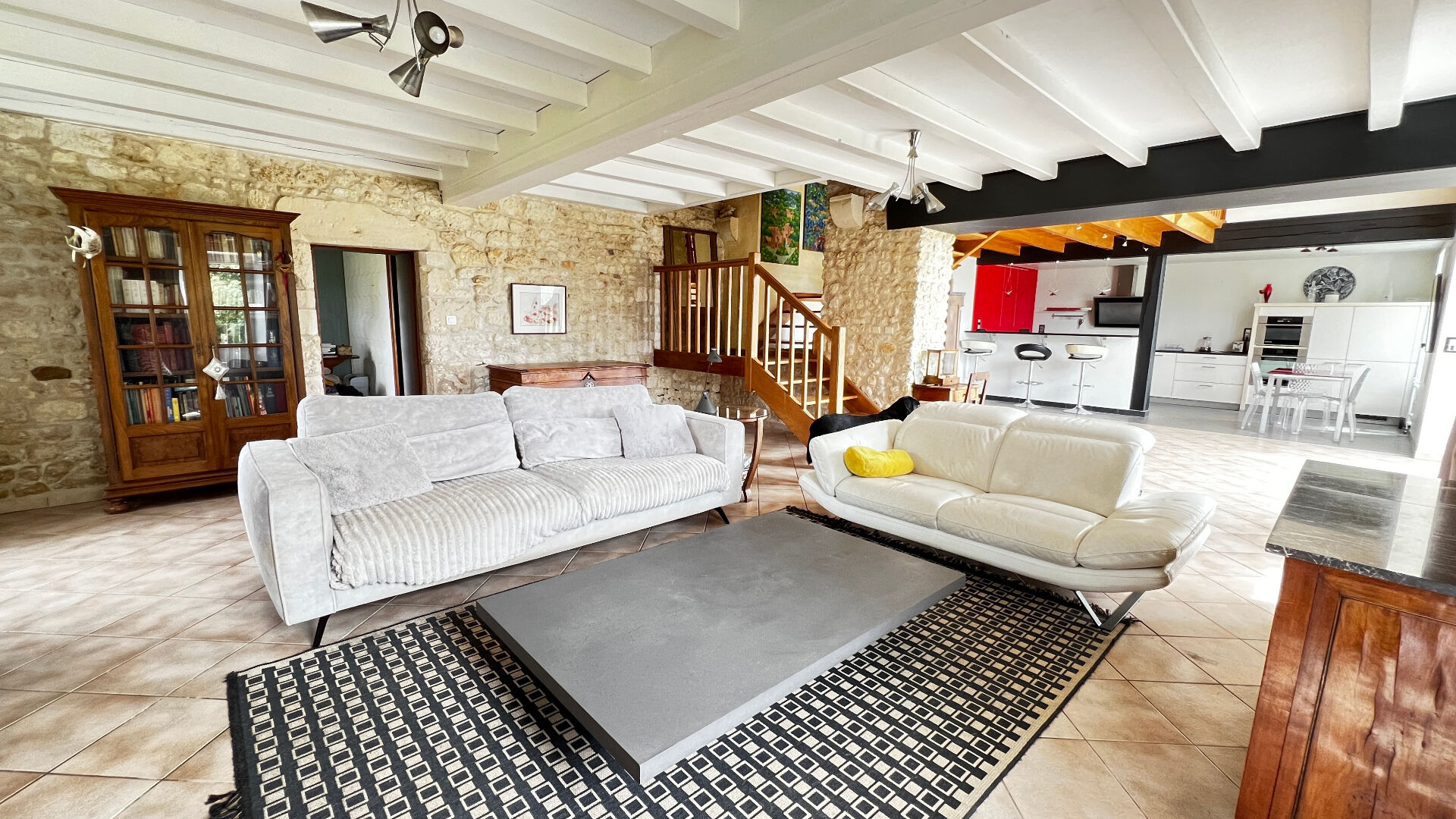 Maison BALANZAC (17600) 6 pi&egrave;ces 190.00 m&sup2;