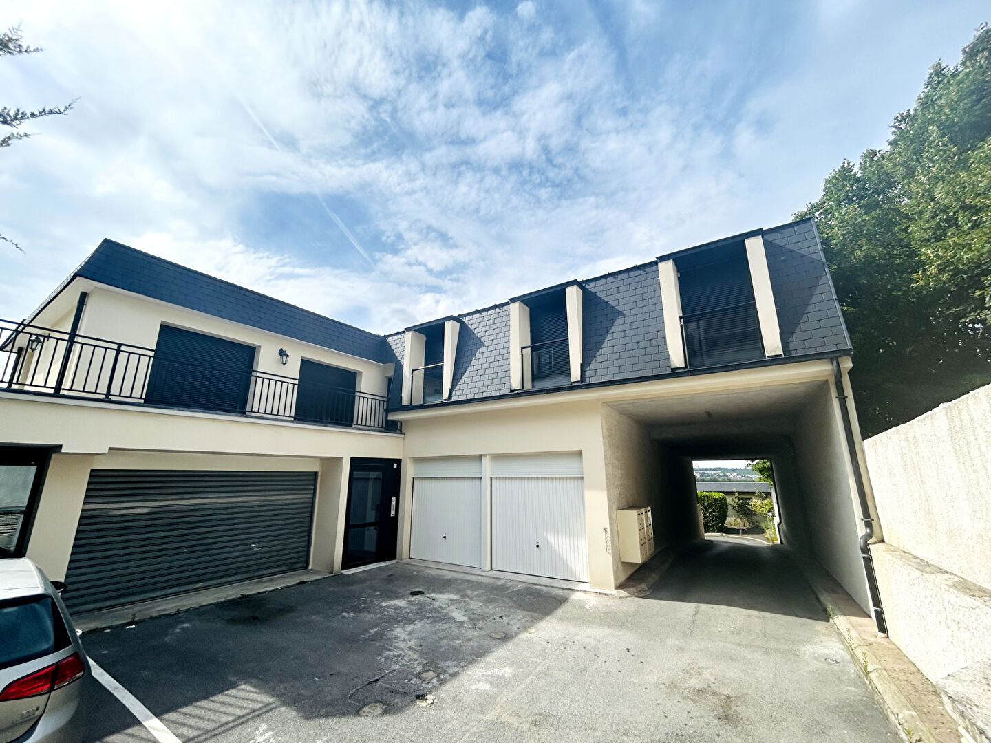 Immeuble NOISY LE GRAND (93160) 16 pièces 420.00 m²