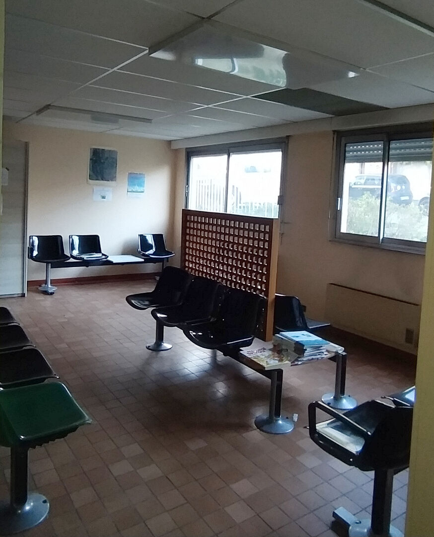Local d'activité LAGNY SUR MARNE (77400) 7 pièces 164.04 m²