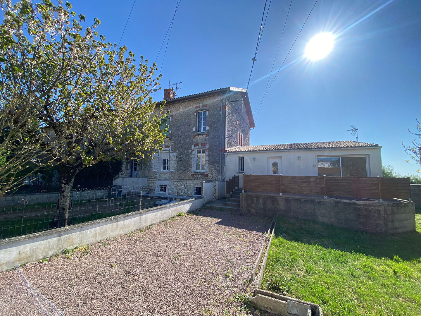Maison 5 pièces 93 m² · à Tonnay-Charente · 93,5 m² · 950 €/mois