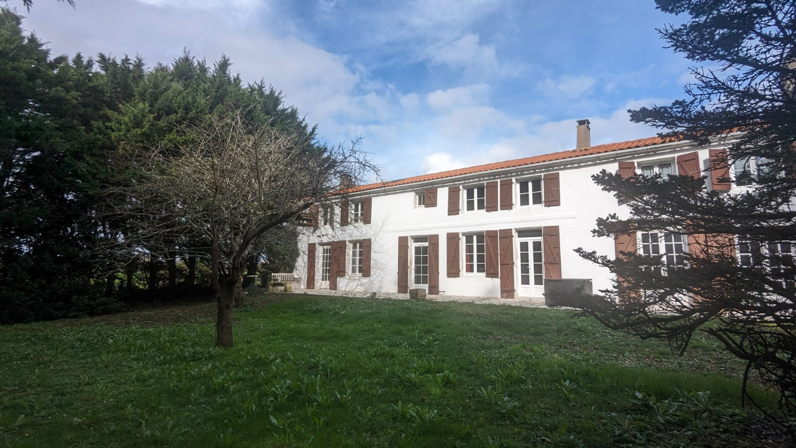 Maison CABARIOT (17430) 6 pièces 244.76 m²