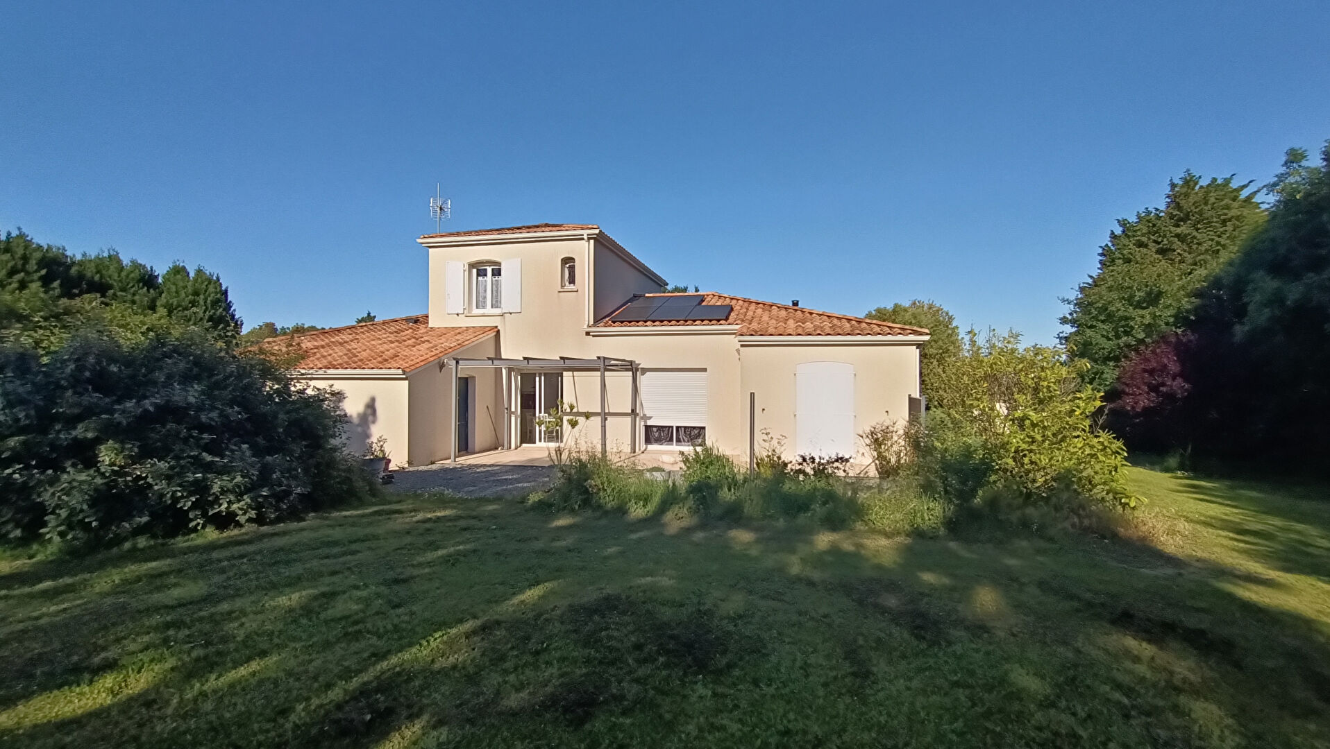 Maison TONNAY CHARENTE (17430) 6 pièces 157.46 m²