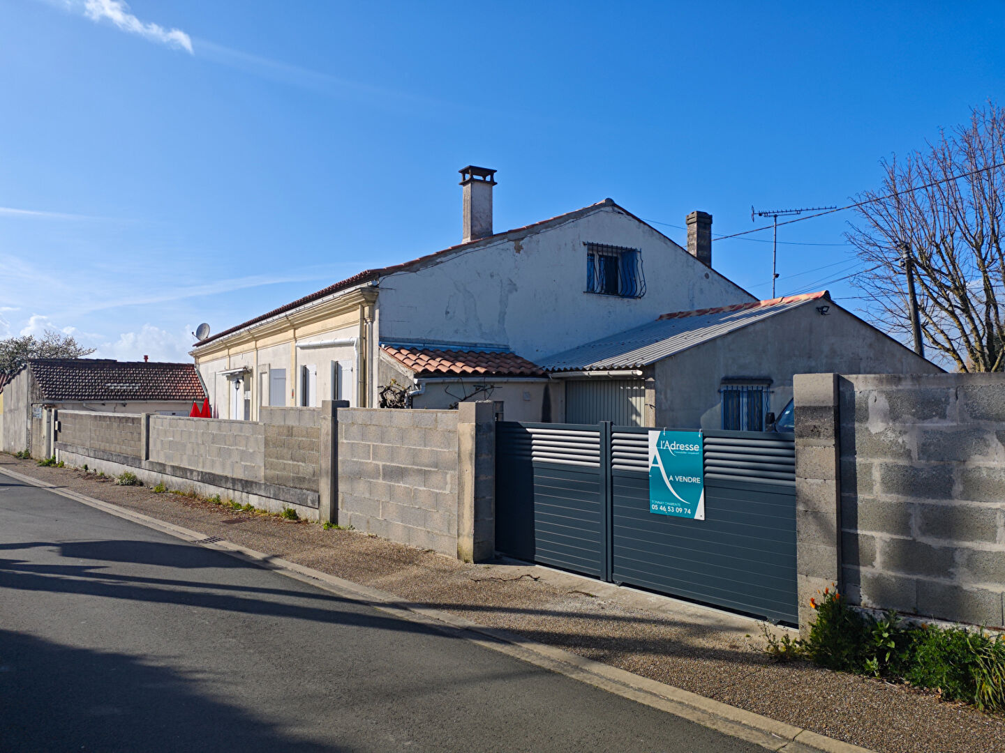 Maison 12 pièces 329 m² · à Tonnay-Charente · 329,4 m² · 268 500 €